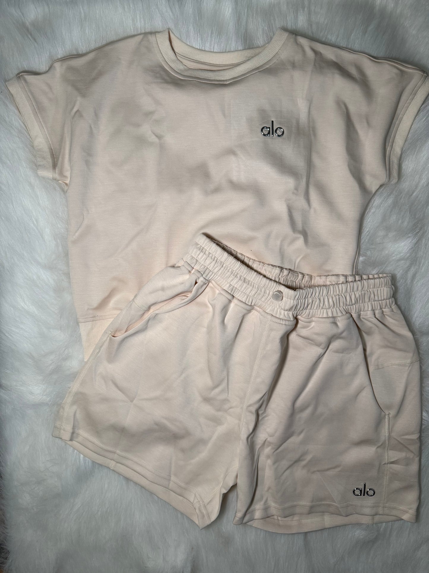 A L O 2 piece set