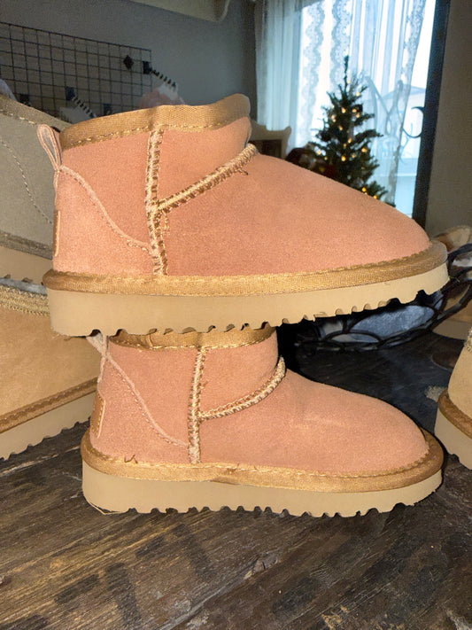 Kids mini UGG ankle top (In stock at Meraki)