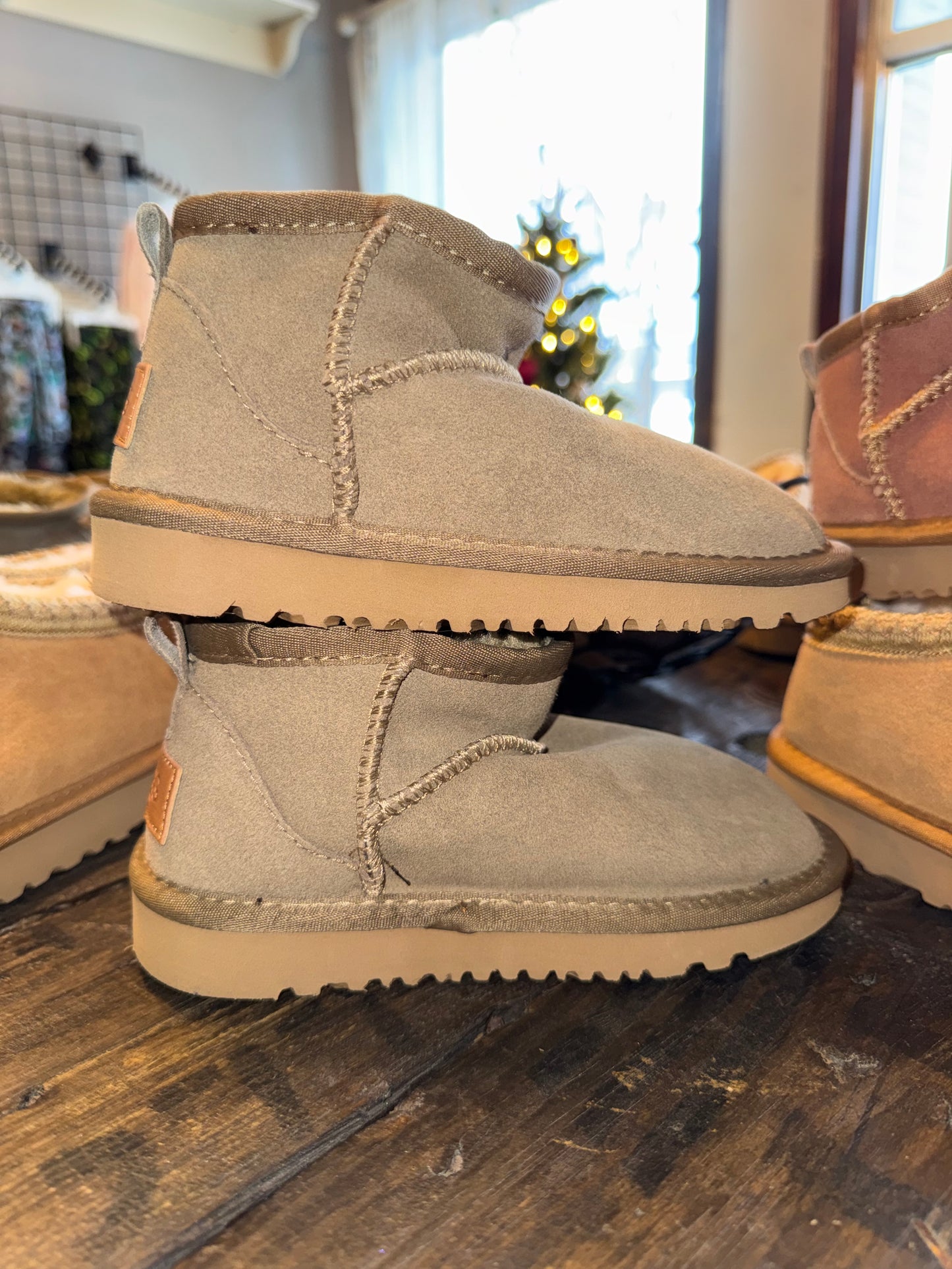 Kids mini UGG ankle top (In stock at Meraki)